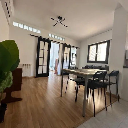 Dos Torres Hobbiton- En El Corazon Del Casco Historico *