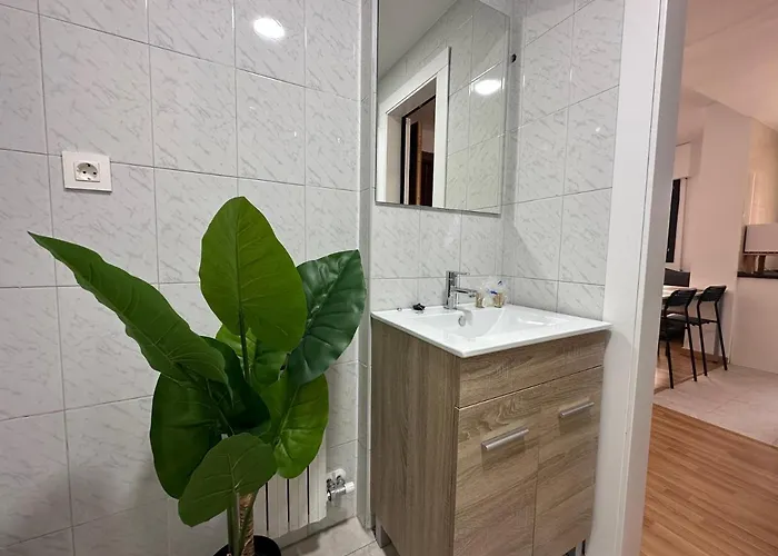 Dos Torres Hobbiton- En El Corazon Del Casco Historico サラゴサ